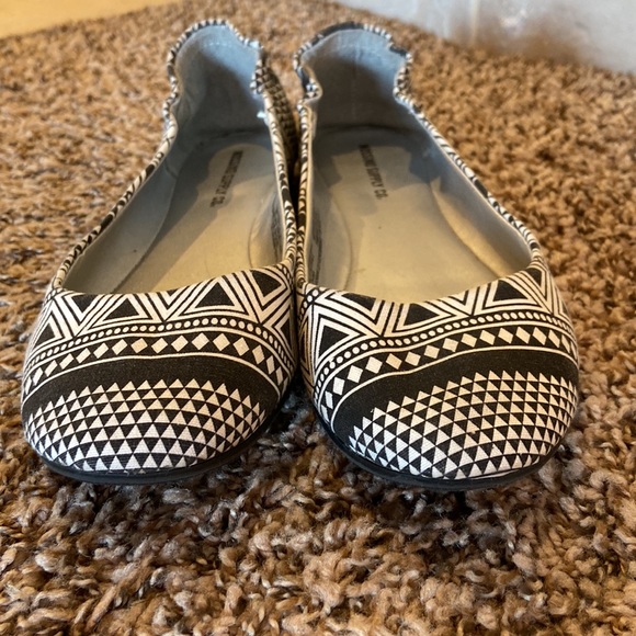 ❤️ 5/$25 - Mossimo ballet slip-on shoes - Sz 8 - Picture 3 of 7